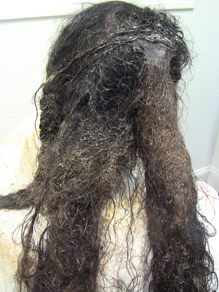 Как распутать волосы после наращивания и чего точно делать не стоит, когда они сильно запутались в комок и стали очень похожи на колтун