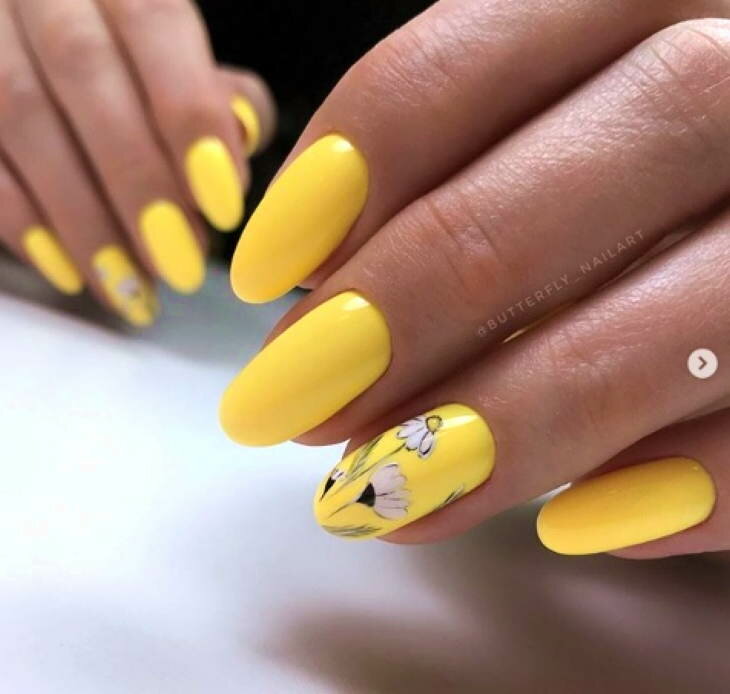 Желтый маникюр, 70 идей дизайна ногтей в желтых оттенках