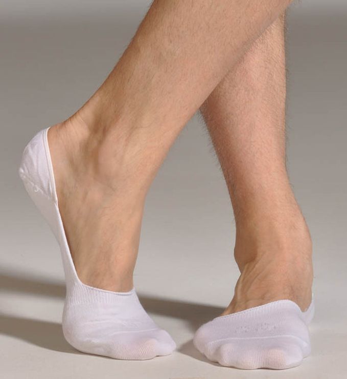 Девушка короткие носки