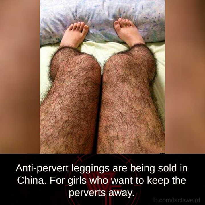 Ноги волосатых мам. Волосатые ноги в колготках. Очень волосатые женские ноги.