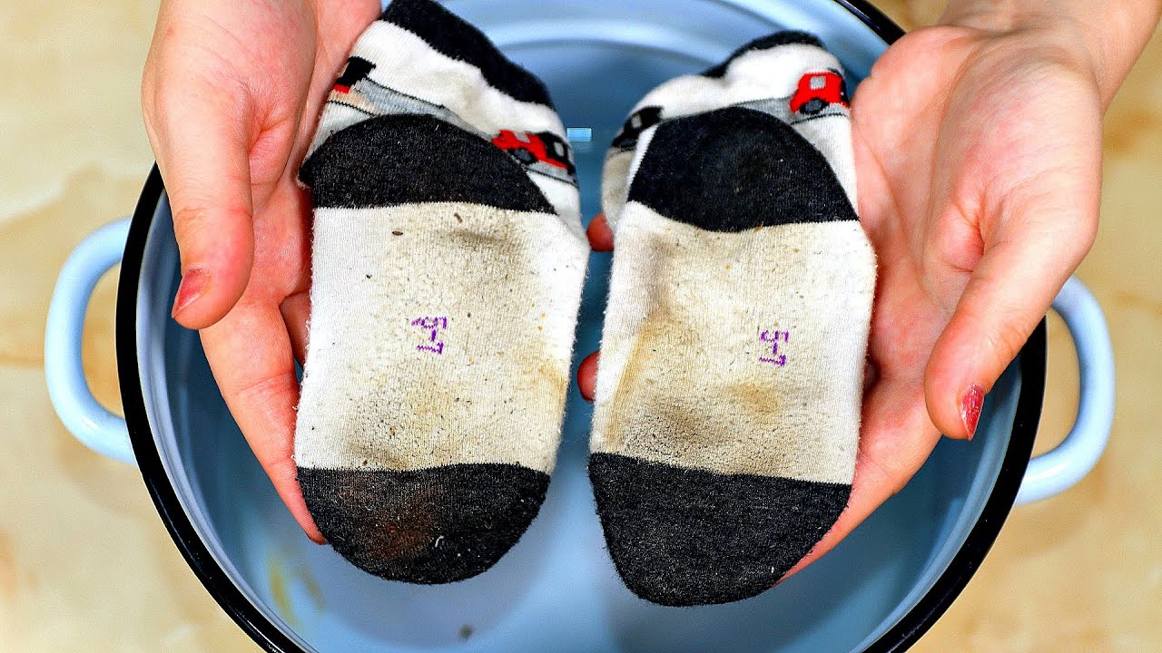 Как отстирать белые носки в домашних условиях от грязи